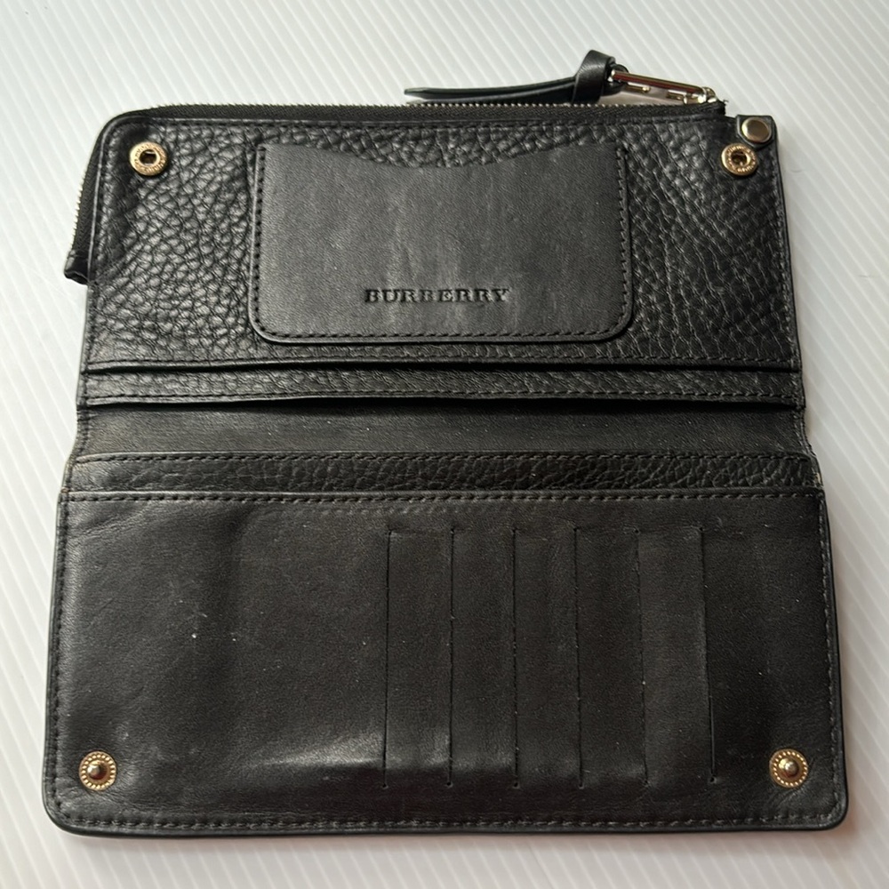 Burberry snap and zip black leather wallet - Picture 5 of 10